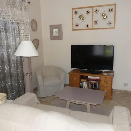 Maison Independante Climatisee Dans Quartier Calme Holiday home Villeneuve-les-Avignon